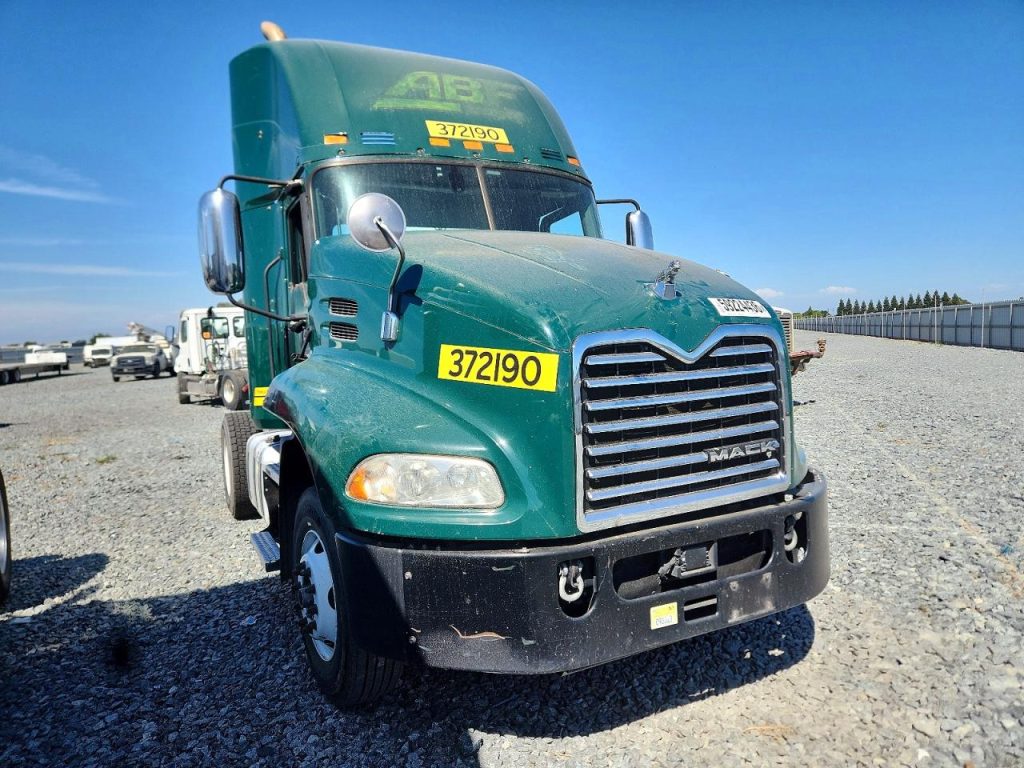 2018 MACK 600