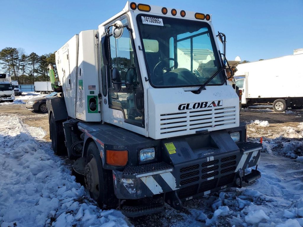 2017 GLOBE CONSTRUCTION EQUIPMENT