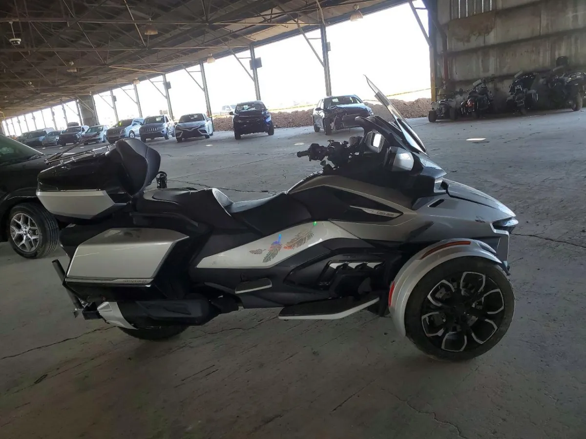 2023 CAN-AM SPYDER ROADSTER