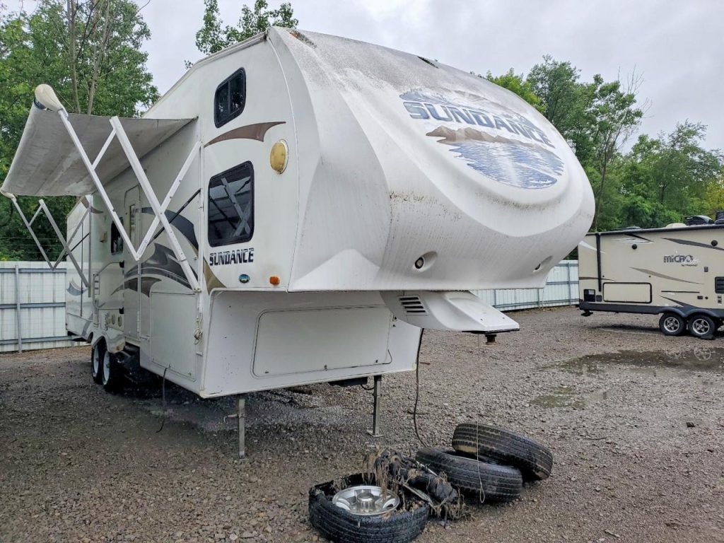 2010 SUNDANCE RECREATIONAL VEHICLE (RV)