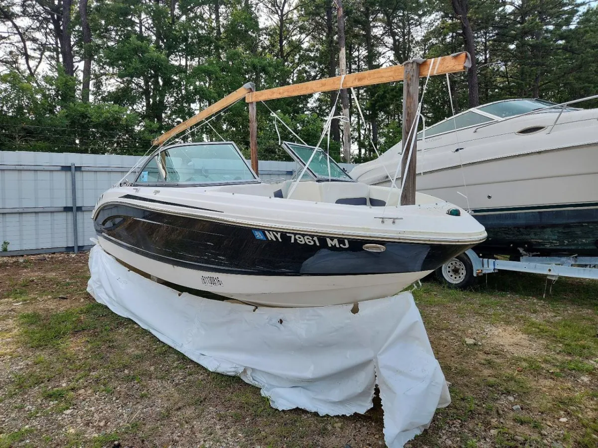 2013 CHAPARRAL BOAT