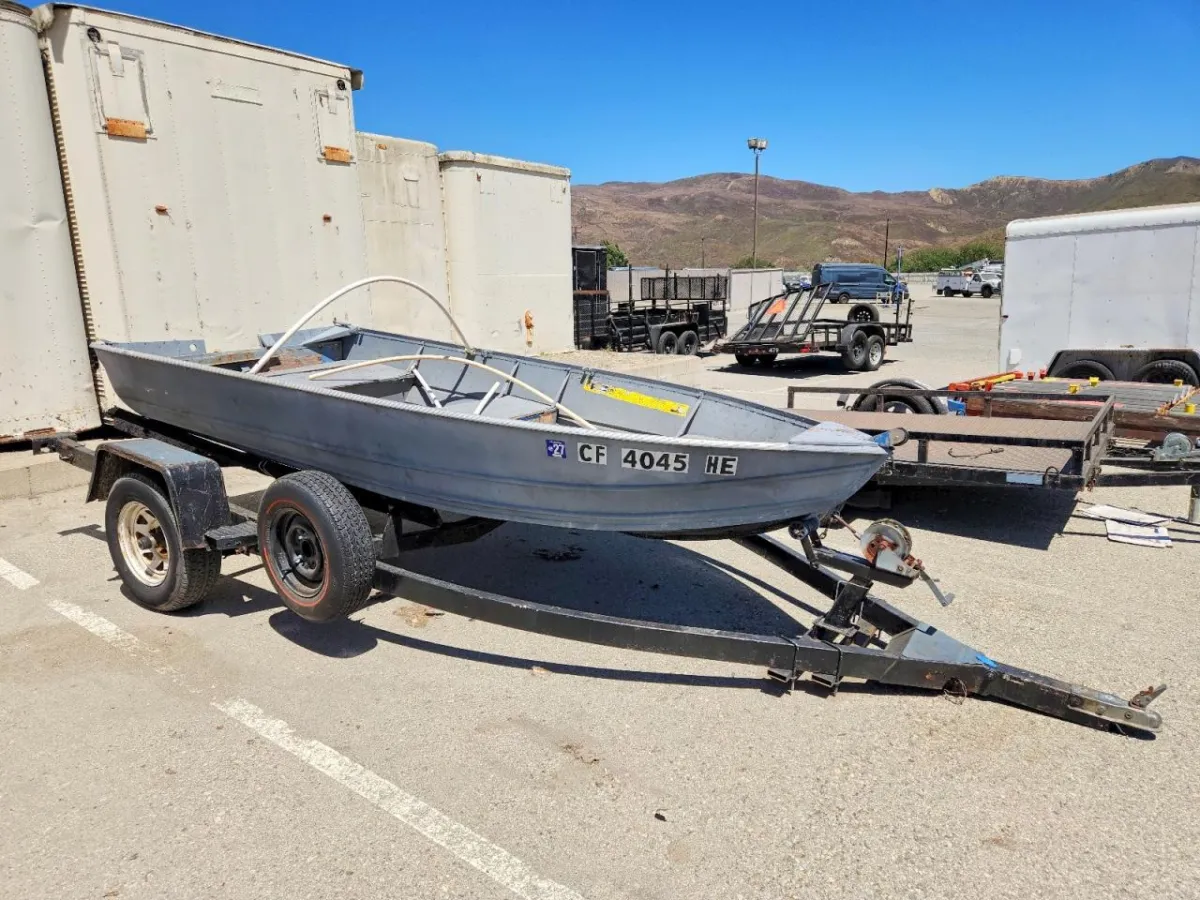 1982 KLAMATH BOAT